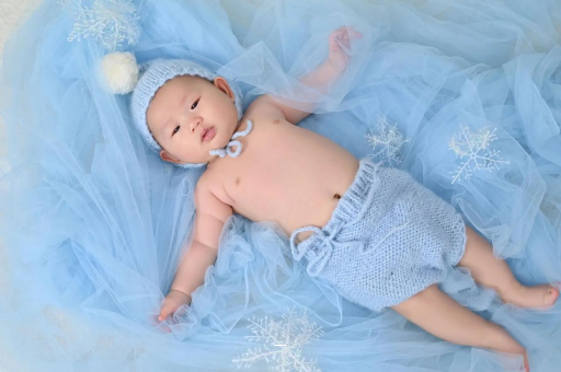 石狮两个半月宝宝发育标准